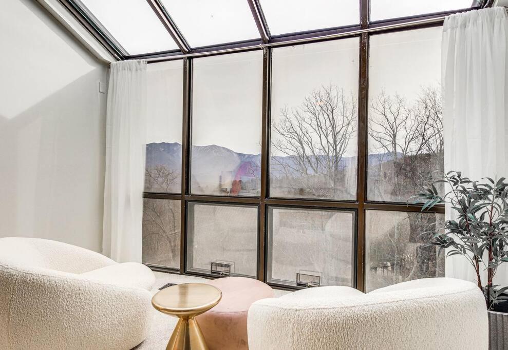 Villa Lux Retro Getaway W/ Ober & Smoky Mtn Views! Gatlinburg Esterno foto