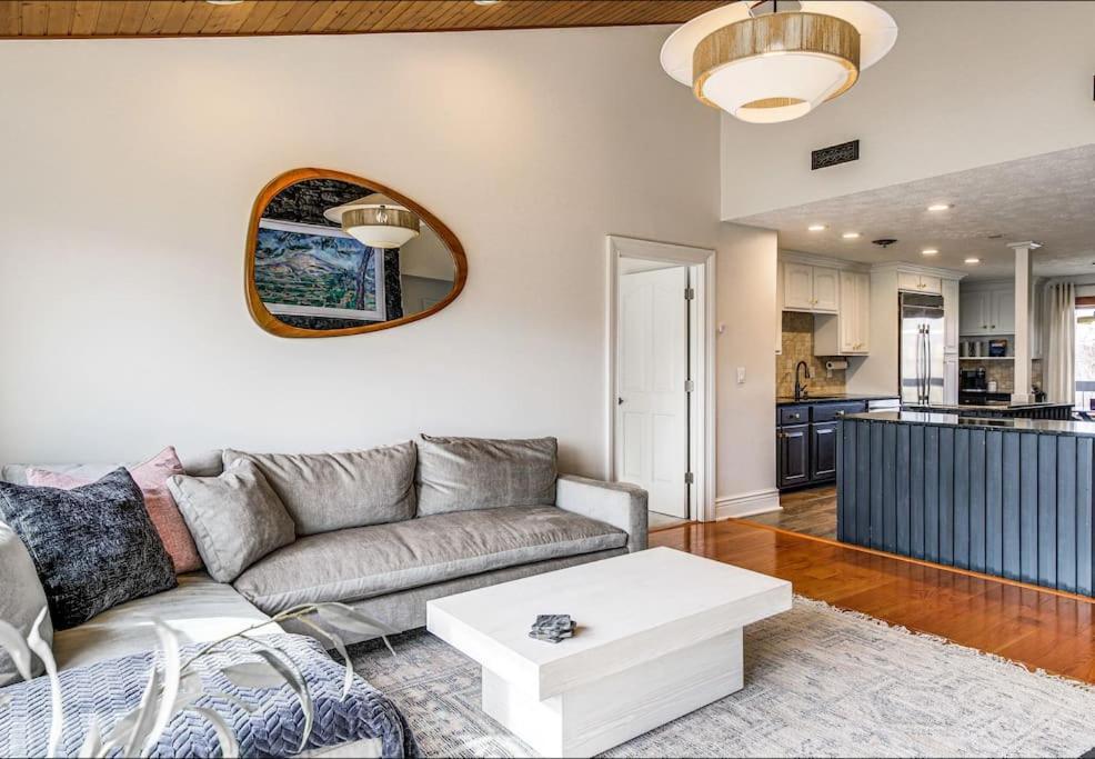 Villa Lux Retro Getaway W/ Ober & Smoky Mtn Views! Gatlinburg Esterno foto