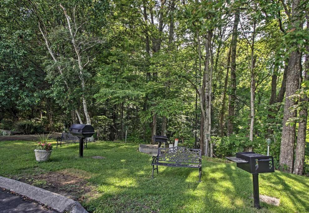 Villa Lux Retro Getaway W/ Ober & Smoky Mtn Views! Gatlinburg Esterno foto