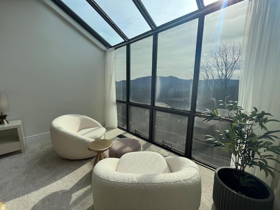 Villa Lux Retro Getaway W/ Ober & Smoky Mtn Views! Gatlinburg Esterno foto