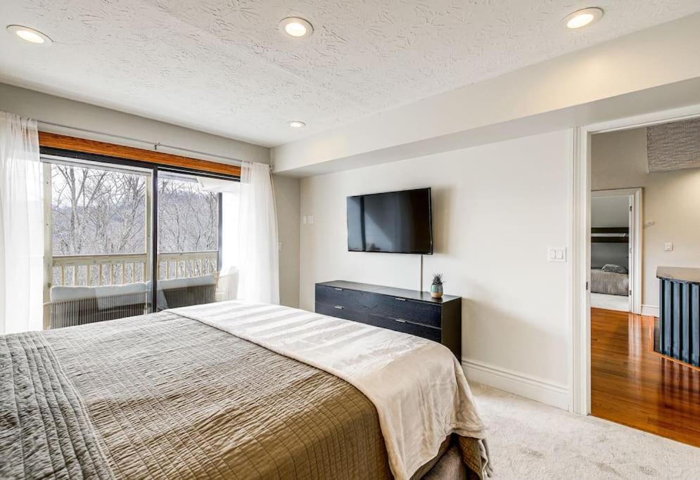 Villa Lux Retro Getaway W/ Ober & Smoky Mtn Views! Gatlinburg Esterno foto