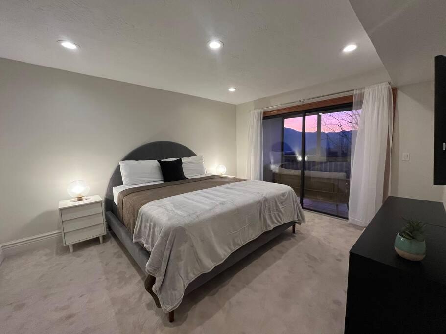 Villa Lux Retro Getaway W/ Ober & Smoky Mtn Views! Gatlinburg Esterno foto