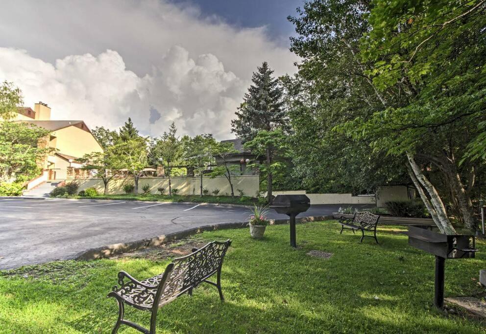 Villa Lux Retro Getaway W/ Ober & Smoky Mtn Views! Gatlinburg Esterno foto