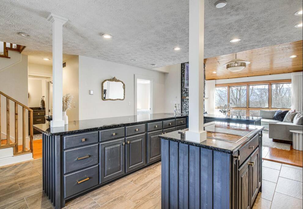 Villa Lux Retro Getaway W/ Ober & Smoky Mtn Views! Gatlinburg Esterno foto