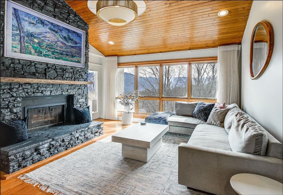 Villa Lux Retro Getaway W/ Ober & Smoky Mtn Views! Gatlinburg Esterno foto