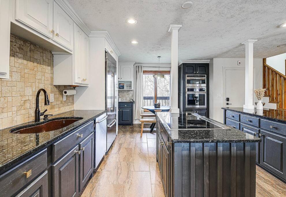 Villa Lux Retro Getaway W/ Ober & Smoky Mtn Views! Gatlinburg Esterno foto