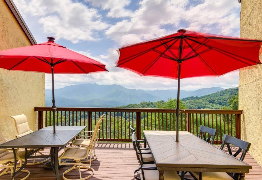Villa Lux Retro Getaway W/ Ober & Smoky Mtn Views! Gatlinburg Esterno foto